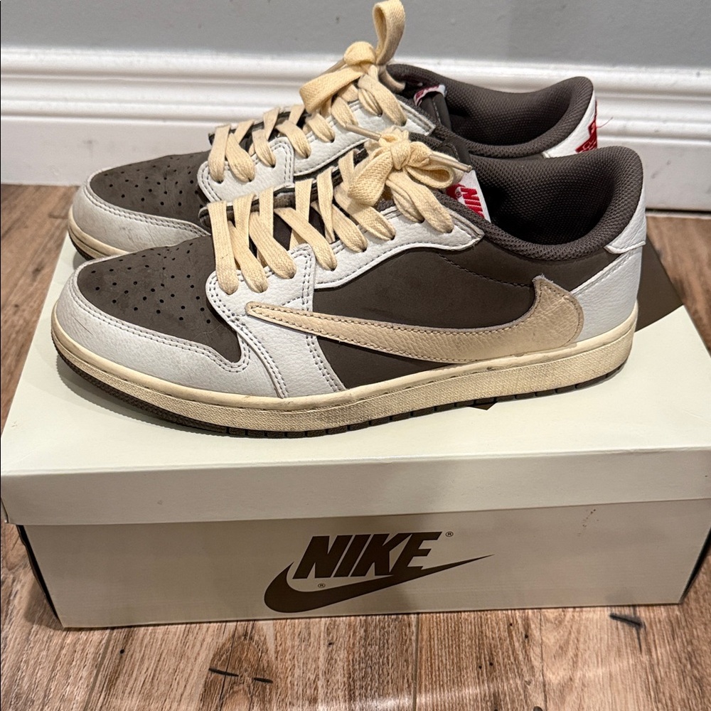 Nike Men's Dark Brown and Cream Sneakers
